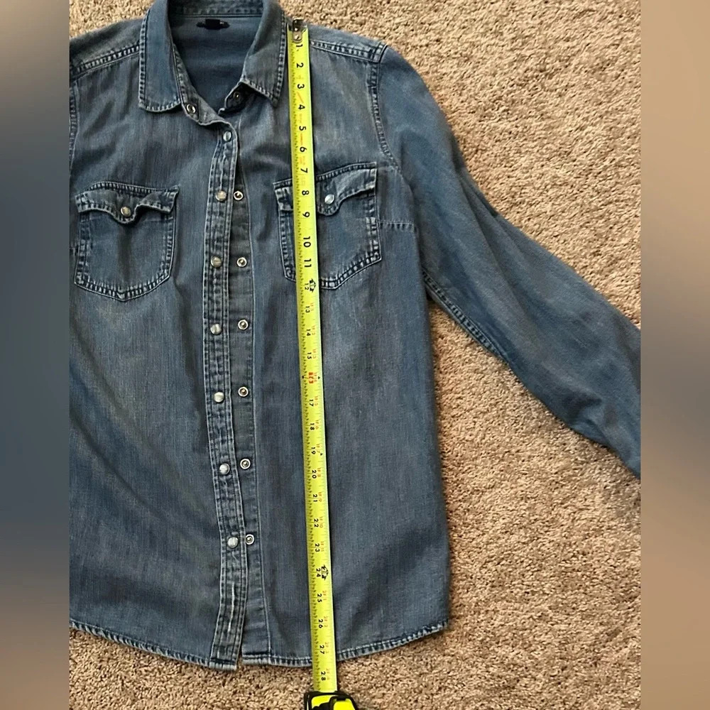 *Like New* J.Crew Woman’s Classic “Western Pearl Snap” Indigo Blue Denim Shirt - Picture 12 of 15